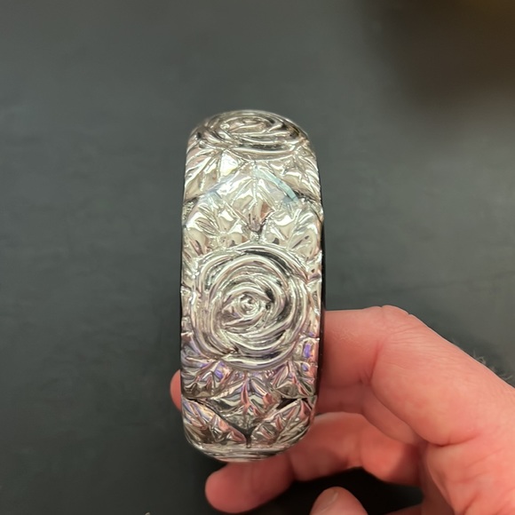 Vintage Plastic Bangle Bracelet, Clear with Silver Flowers, Black, Retro, Boho - Picture 4 of 7